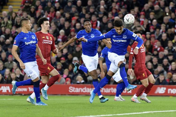 意甲第十四轮：阿莱格里的米兰在都灵争夺榜首