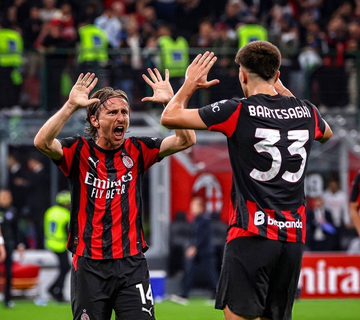 罗马诺：曼联19岁中场穆尔豪斯将租借加盟莱顿东方